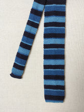 Charger l'image dans la galerie, Ibbas Roma cravate tricot bleue à rayures en laine Made in Italy