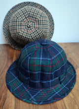 Charger l'image dans la galerie, Daks London chapeau ghillie à carreaux 100% laine Made in England 55