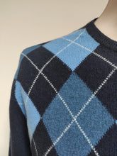 Charger l&#39;image dans la galerie, Peter Scott pull col rond en laine vierge Made in Scotland M
