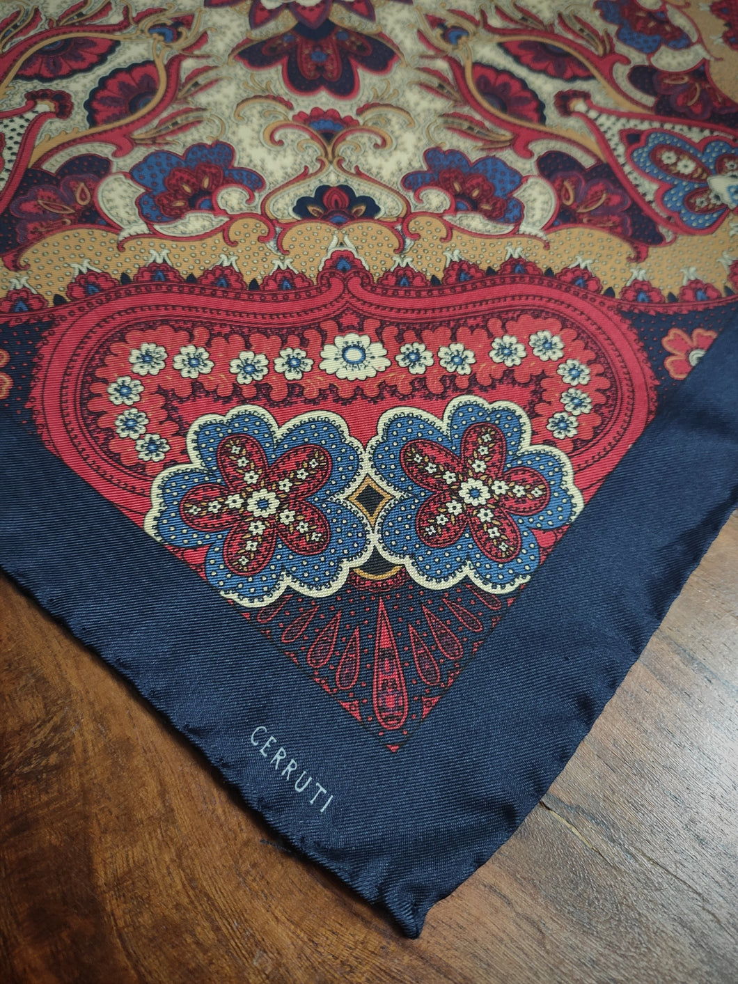 Cerruti pochette vintage en soie à motif floral Made in Italy