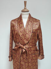 Charger l'image dans la galerie, Robe de chambre paisley vintage à col châle en satin de coton Made in France