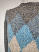 Charger l'image dans la galerie, MC George pull losanges en pure laine Shetland Made in Scotland XXL