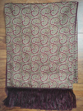 Charger l&#39;image dans la galerie, Villa Delmitia foulard paisley vintage bordeaux en cachemire laine et soie Made in Italy
