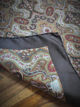 Charger l'image dans la galerie, Liberty of London carré foulard vintage 100% soie à motif floral Made in England