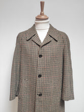 Charger l&#39;image dans la galerie, Manteau vintage raglan en pure laine à motif pied de poule M
