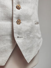 Charger l'image dans la galerie, Suitsupply gilet pur lin Baird McNutt modèle Capetown 50