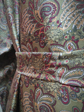 Charger l'image dans la galerie, Robe de chambre paisley vintage à col châle en pure soie Made in Italy