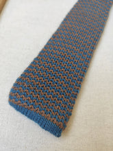Charger l'image dans la galerie, Tita Ferrario cravate vintage en maille tricotée
