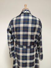 Charger l'image dans la galerie, Marcel Reinhold Paris robe de chambre tartan vintage à col châle en laine Made in France