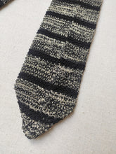 Charger l'image dans la galerie, Cravate vintage noire en maille 100% soie Made in Italy