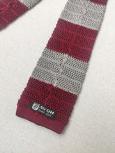 Charger l'image dans la galerie, Cravate vintage rayée en tricot de soie Made in Italy