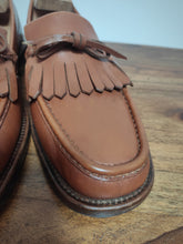 Charger l'image dans la galerie, Carmina mocassins à franges en cuir de veau marron cognac 6,5 UK / 40 FR