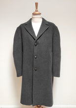 Charger l'image dans la galerie, Manteau vintage raglan en pure laine à carreaux 54