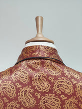Charger l'image dans la galerie, Robe de chambre paisley vintage à col châle en satin de coton Made in France