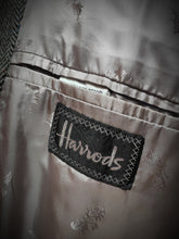 Afbeelding in Gallery-weergave laden, Harrods cape chevrons vintage en pure laine vierge Made in Scotland
