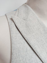 Charger l'image dans la galerie, Suitsupply gilet croisé gris clair en flanelle de laine modèle Pierre M