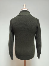 Charger l&#39;image dans la galerie, Suitsupply cardigan col châle en laine mérinos kaki XS
