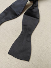 Charger l'image dans la galerie, Old England Paris noeud papillon à nouer en soie Made in France