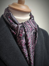 Charger l&#39;image dans la galerie, Frederick Theak écharpe double face en laine et soie à motif floral Made in England
