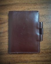 Lade das Bild in den Galerie-Viewer, Hermès Paris couverture de carnet d'adresses vintage en cuir bordeaux