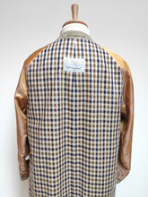 Charger l'image dans la galerie, Aquascutum of London trench coat beige Aqua 5 Made in England