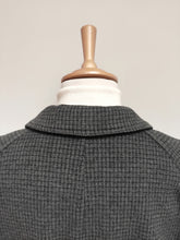 Charger l'image dans la galerie, Manteau vintage raglan en pure laine à carreaux 54