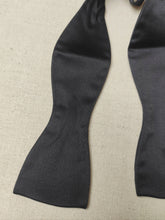 Charger l'image dans la galerie, Old England Paris noeud papillon à nouer en soie Made in France