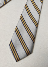 Charger l'image dans la galerie, J. Crew cravate club en soie Made in USA