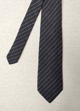 Charger l'image dans la galerie, Camerucci cravate grise rayée en laine Made in Italy