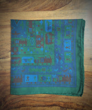 Charger l'image dans la galerie, Charles Hill pochette en soie à motif fantaisie Made in England