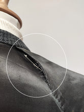 Charger l'image dans la galerie, Manteau vintage raglan en pure laine à carreaux 54