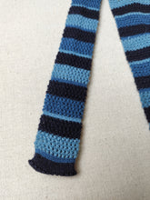 Charger l'image dans la galerie, Ibbas Roma cravate tricot bleue à rayures en laine Made in Italy