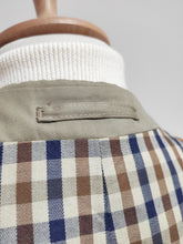 Charger l'image dans la galerie, Aquascutum of London trench coat beige Aqua 5 Made in England