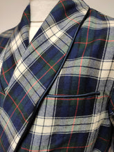 Charger l'image dans la galerie, Marcel Reinhold Paris robe de chambre tartan vintage à col châle en laine Made in France