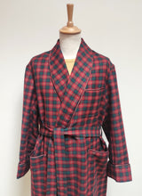 Charger l'image dans la galerie, Marcel Reinhold Paris robe de chambre tartan vintage à col châle en laine Made in France