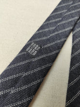 Charger l'image dans la galerie, Camerucci cravate grise rayée en laine Made in Italy