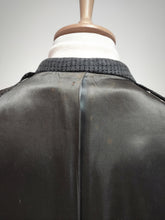 Charger l'image dans la galerie, Manteau vintage raglan en pure laine à carreaux 54