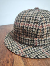 Charger l'image dans la galerie, Scott & Co Hatters X Old England chapeau ghillie pied de poule 100% laine 57