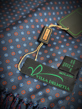 Charger l&#39;image dans la galerie, Villa Delmitia foulard vintage marine en soie à motif floral Made in Italy
