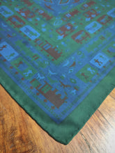 Charger l'image dans la galerie, Charles Hill pochette en soie à motif fantaisie Made in England