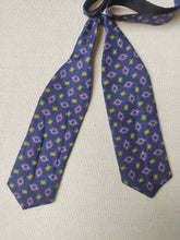 Charger l'image dans la galerie, Nœud papillon vintage à motif géométrique 100% soie Made in France