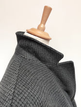 Charger l'image dans la galerie, Manteau vintage raglan en pure laine à carreaux 54