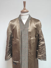 Charger l&#39;image dans la galerie, Manteau vintage raglan en pure laine à motif pied de poule M

