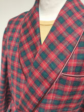 Charger l'image dans la galerie, Marcel Reinhold Paris robe de chambre tartan vintage à col châle en laine Made in France
