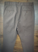 Charger l'image dans la galerie, Luxire pantalon marron à doubles pinces en coton épais L