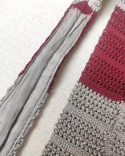 Charger l'image dans la galerie, Cravate vintage rayée en tricot de soie Made in Italy