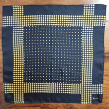 Charger l'image dans la galerie, Façonnable pochette à pois marine 100% soie Made in France