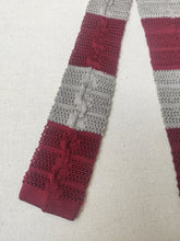Charger l'image dans la galerie, Cravate vintage rayée en tricot de soie Made in Italy