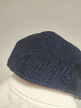 Charger l'image dans la galerie, Lock & Co Hatters London casquette marine à chevrons 100% laine 58