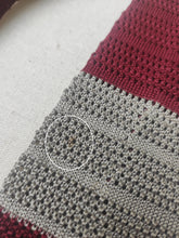 Charger l'image dans la galerie, Cravate vintage rayée en tricot de soie Made in Italy